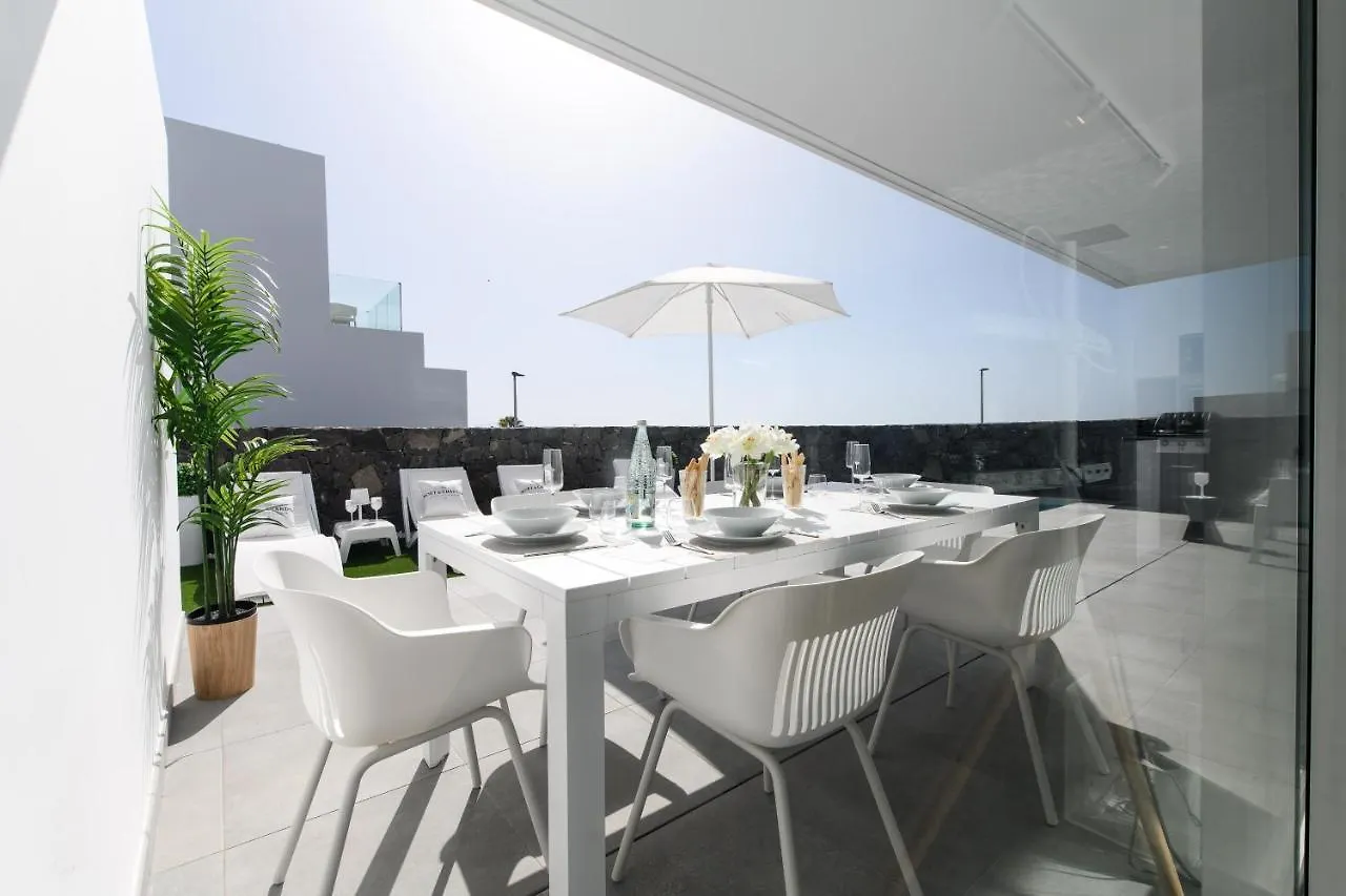 Villa Moada Ocean Breeze كالاو سالفاجي إسبانيا