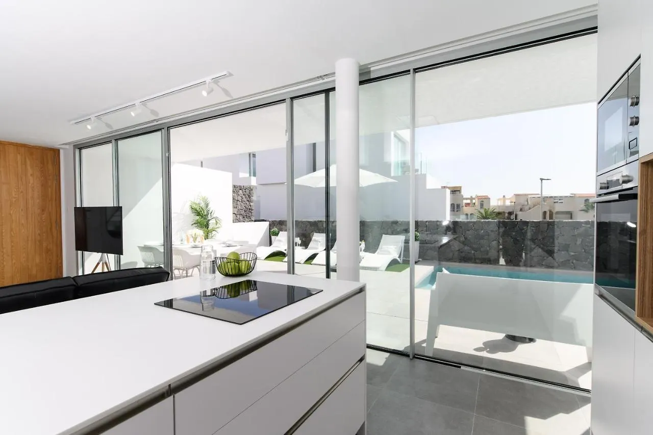 Villa Moada Ocean Breeze كالاو سالفاجي 0*,  إسبانيا