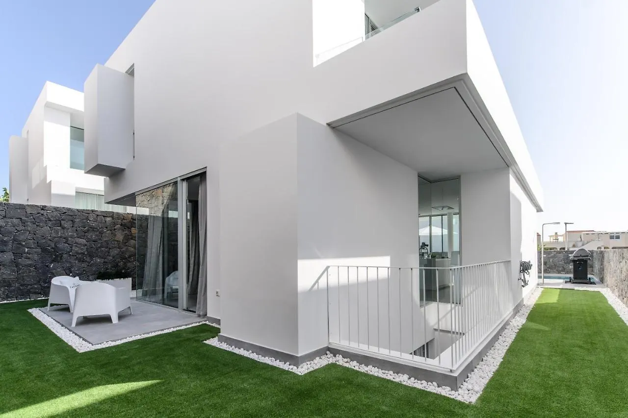 Villa Moada Ocean Breeze كالاو سالفاجي إسبانيا